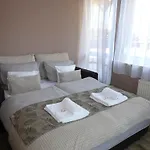 Panorama Apartment *