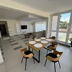 Panorama *